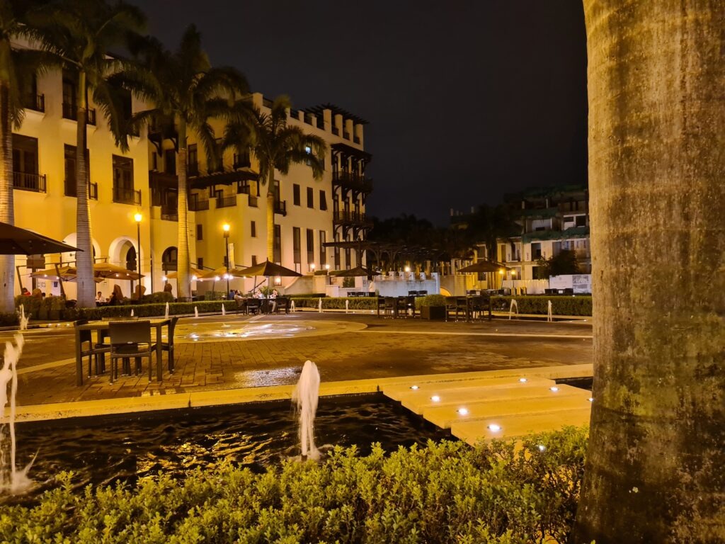 plaza lagos in Samborondón
