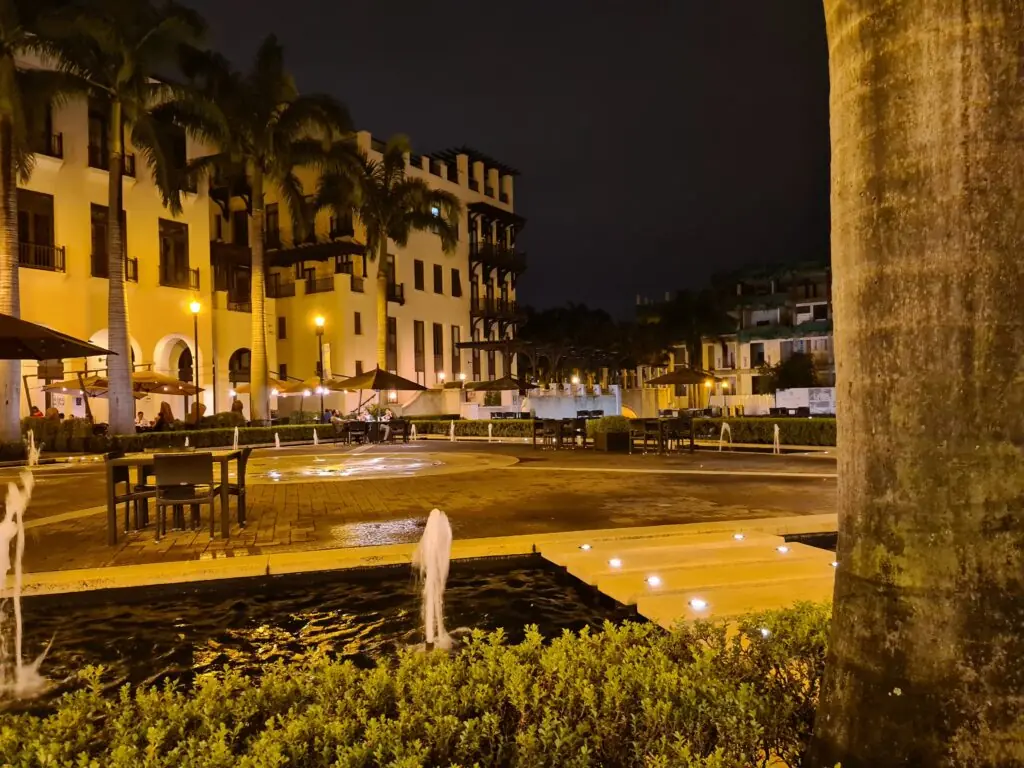plaza lagos in Samborondón