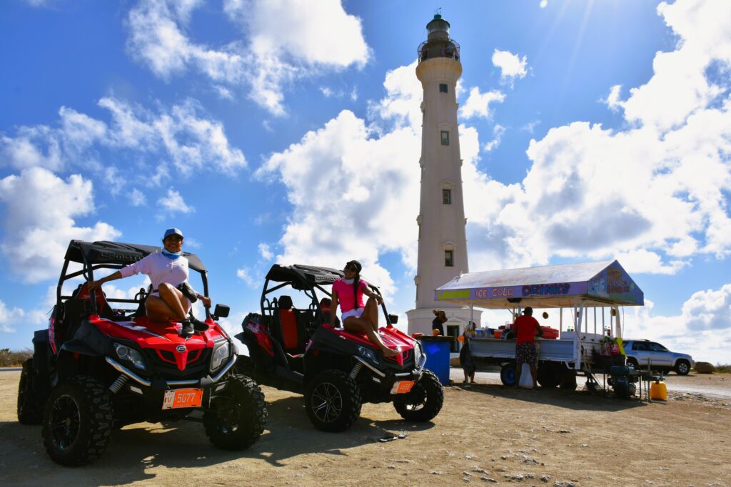 California Lighthouse onder blauwe lucht op Aruba