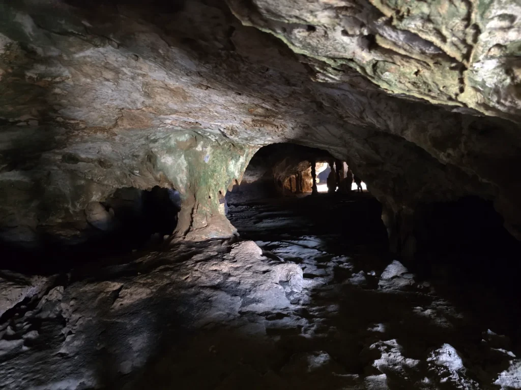 Natuurlijke lichtopening in Quadirikiri Cave in Arikok National Park Aruba